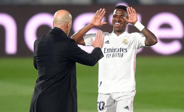 1617880425751082812.jpeg zidane-celebra-junto-a-vinicius.jpeg